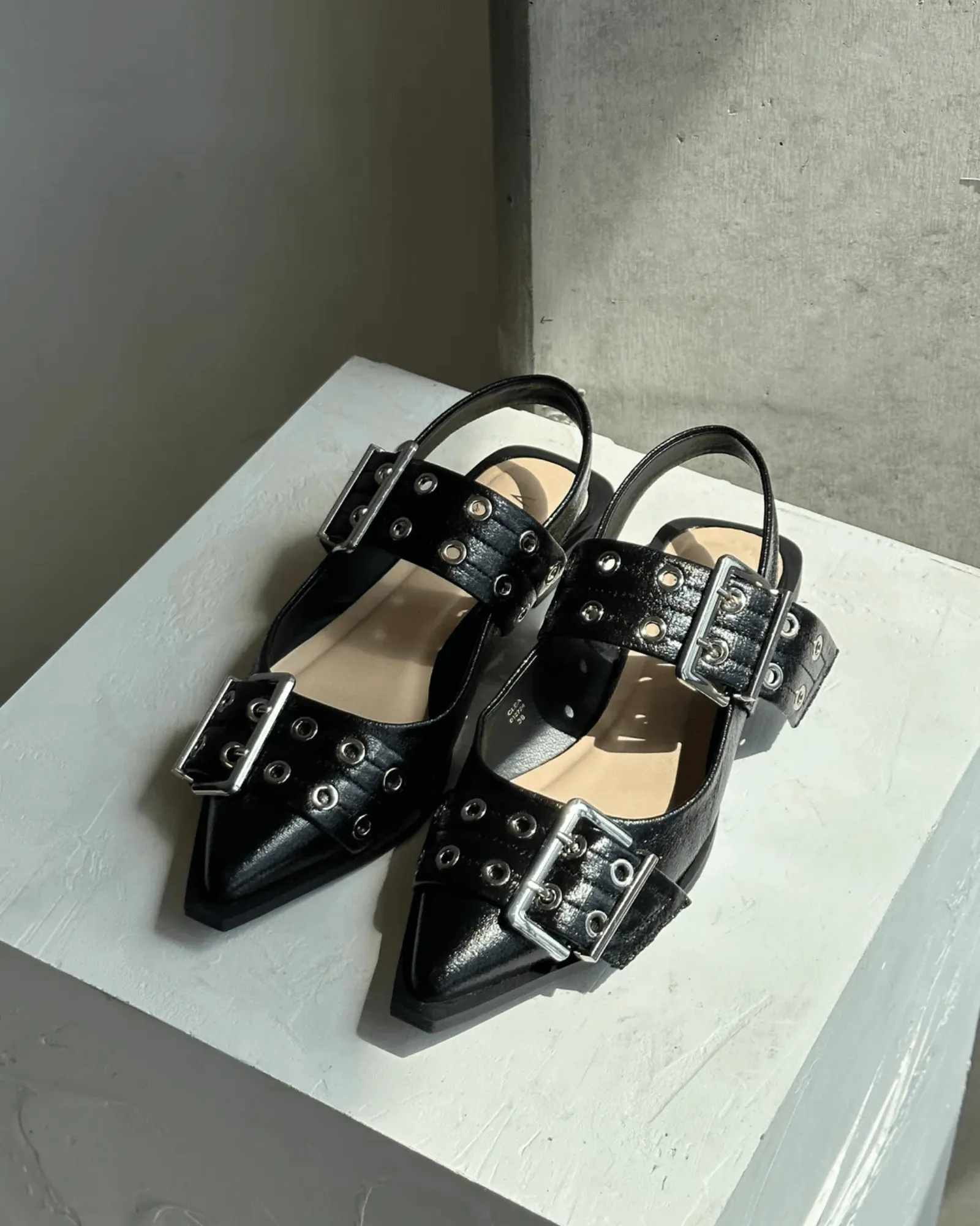 CLEA SLINGBACK FLATS BLACK CRINKLE