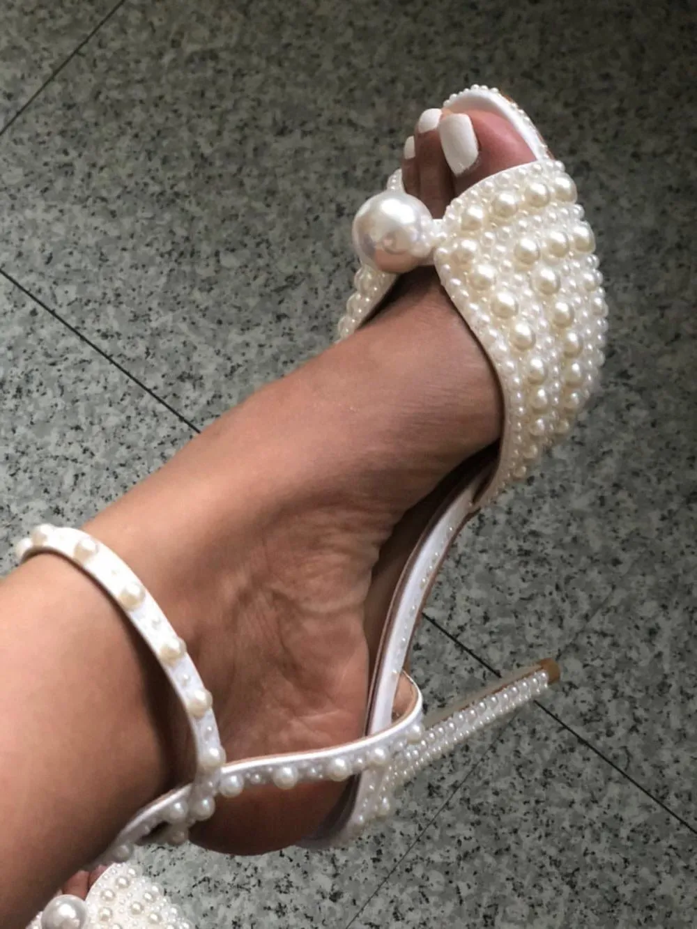 GLAMOROUS PEARLS HEELS