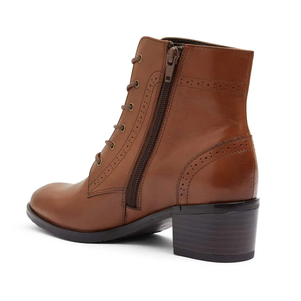Lindsey Boot in Mid Brown Leather