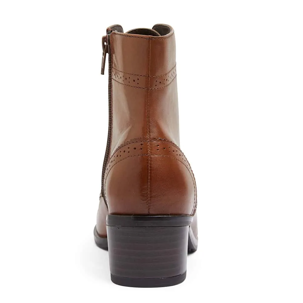 Lindsey Boot in Mid Brown Leather