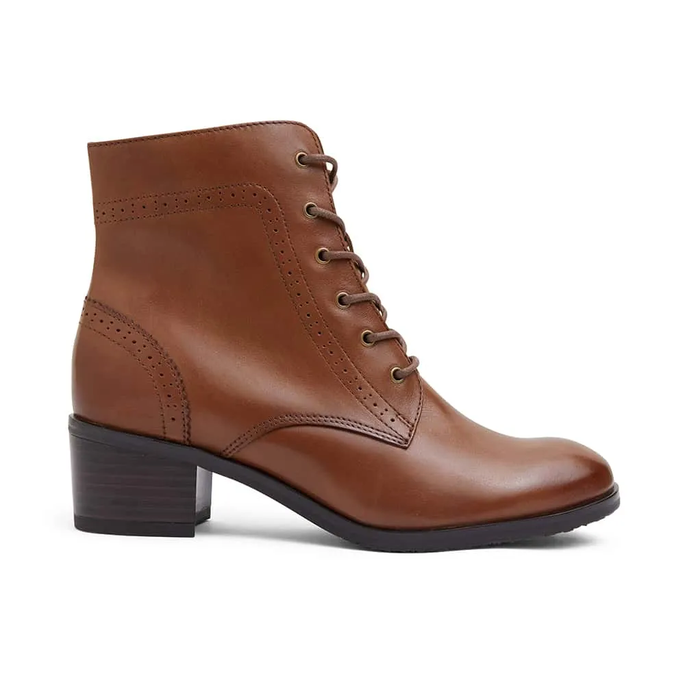 Lindsey Boot in Mid Brown Leather