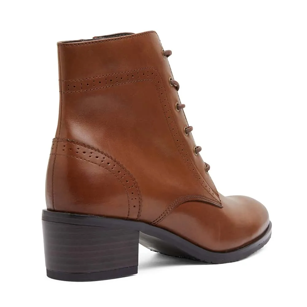 Lindsey Boot in Mid Brown Leather