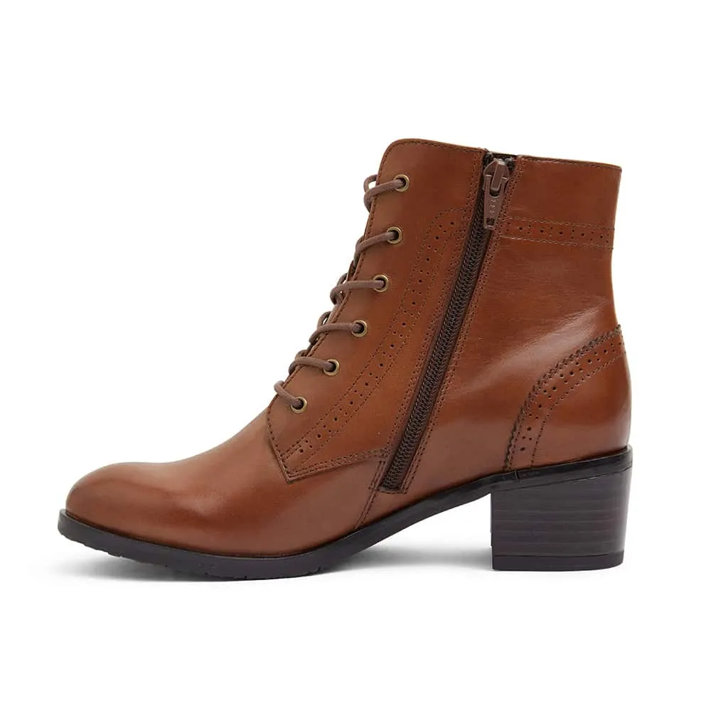 Lindsey Boot in Mid Brown Leather