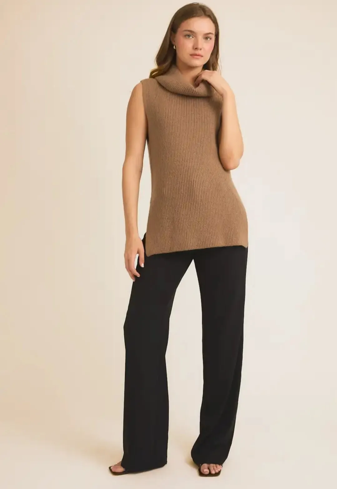 Long Chunky Sleeveless T-Neck
