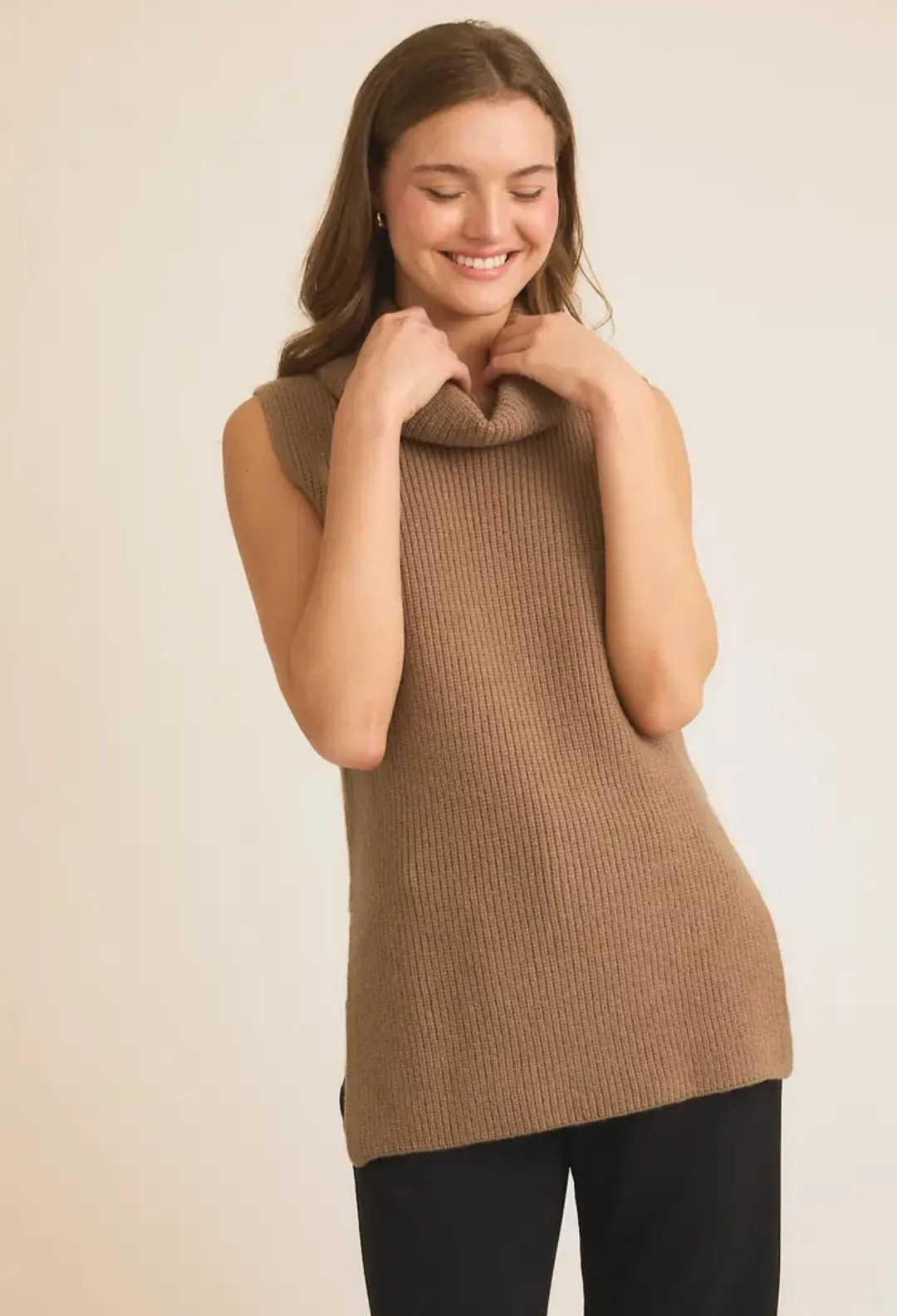 Long Chunky Sleeveless T-Neck