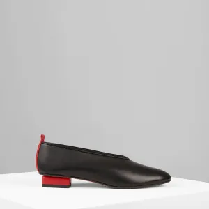 Mildred Piccola in Nero Rosso