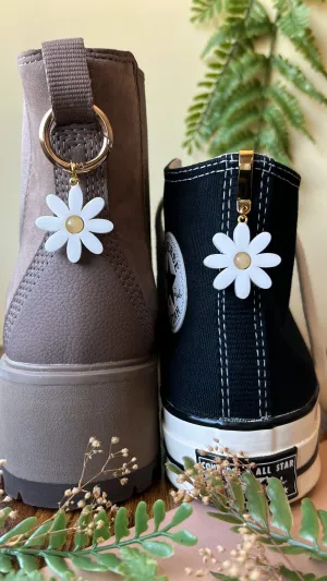 White Daisy Flower Shoe Accessory | Pull Loop Boot Charm, Shoe Charm, High Top Sneaker Clip or Boot Clip, Acrylic Shoe Keychain